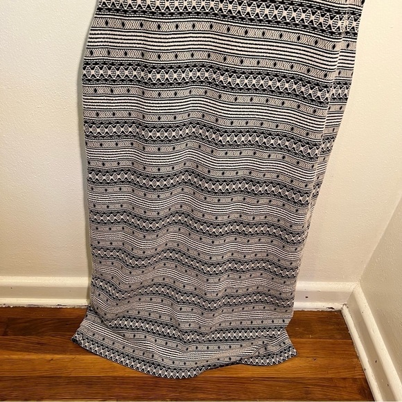 BB Dakota Sleeveless Maxi Dress Black White Aztec - Picture 4 of 11